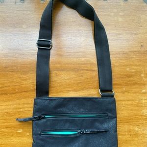 Dakine cross body bag